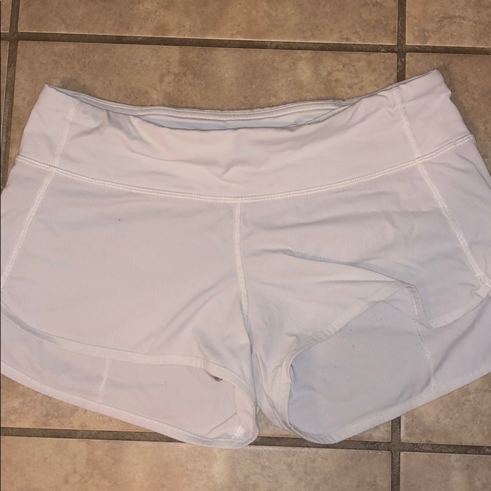 WHITE LULU SHORTS